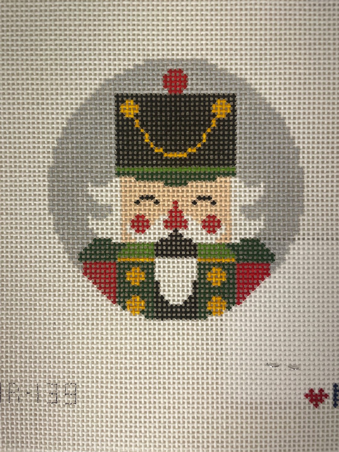 * Love mhb Studio CHR139 Nutcracker Ferdinand Round