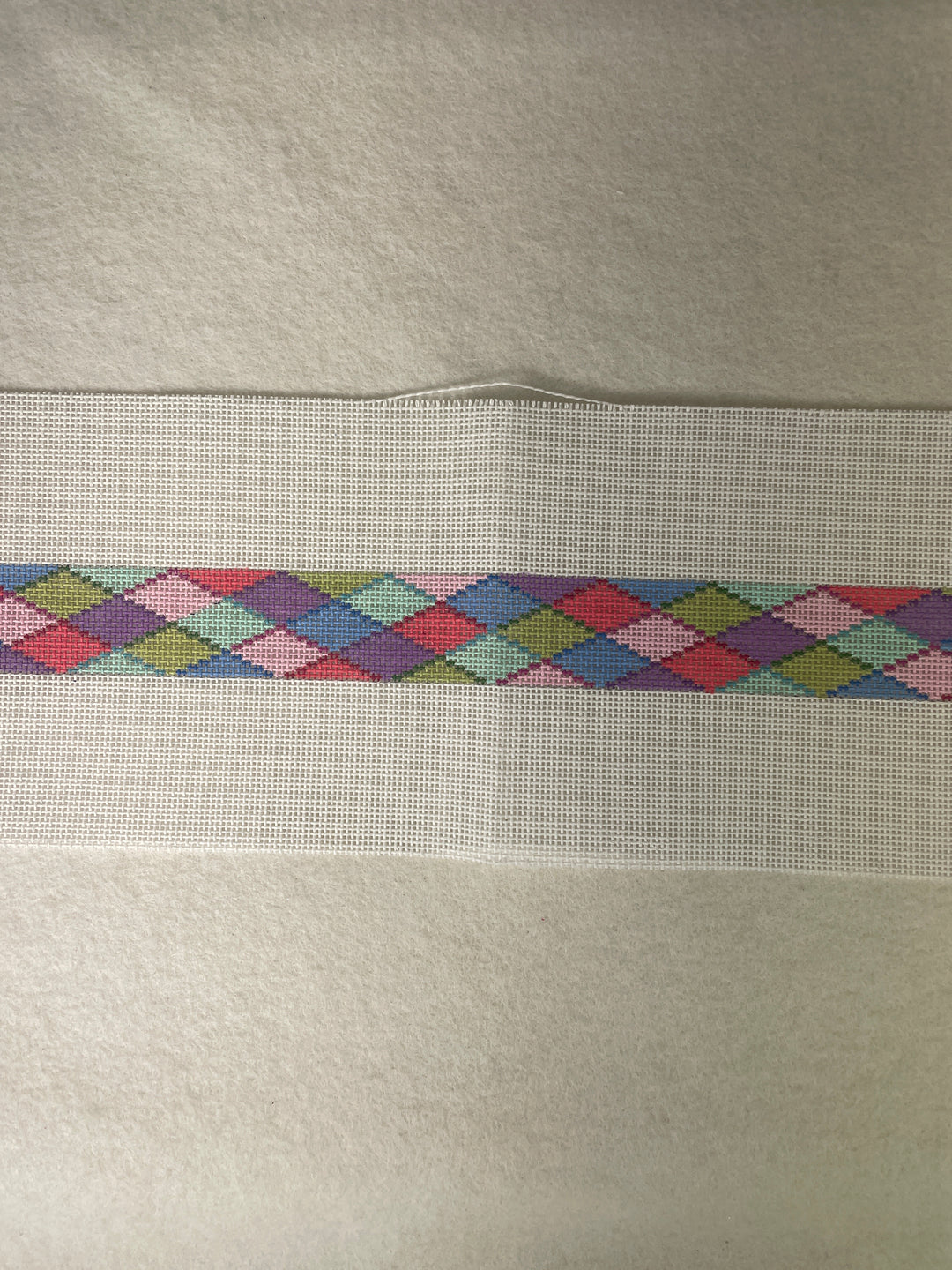 * Susan Roberts Needlepoint 3537 Multi-Weave Jewel Belt- 18m