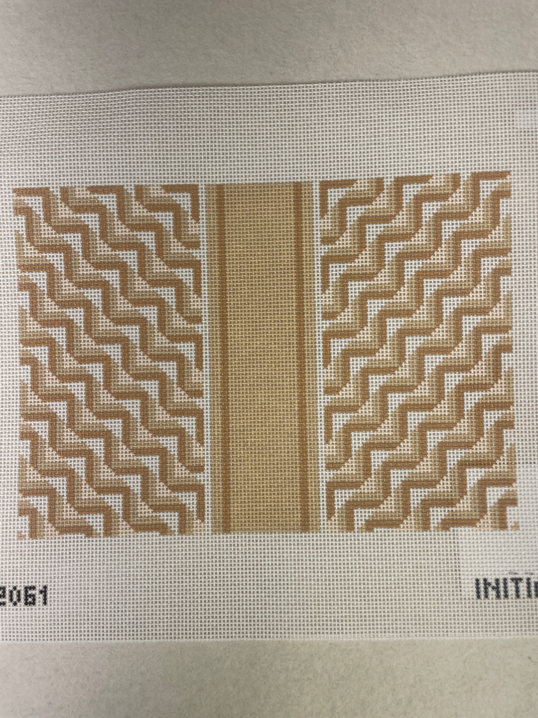 * Initial K Studio 2061 Sandy Clutch