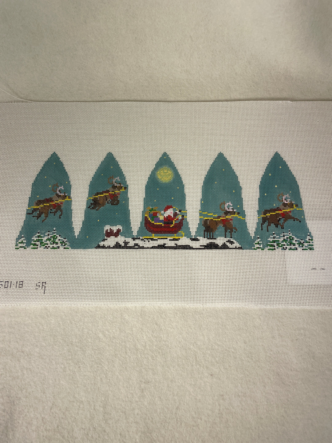 * Susan Roberts Needlepoint MH5501 Rooftop Flight 3D Bell