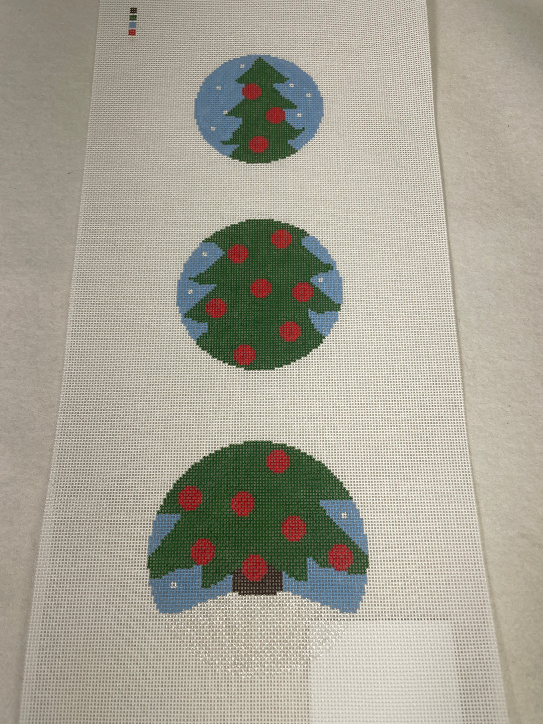 Evergreen Needlepoint DC04 Christmas Tree Dangle