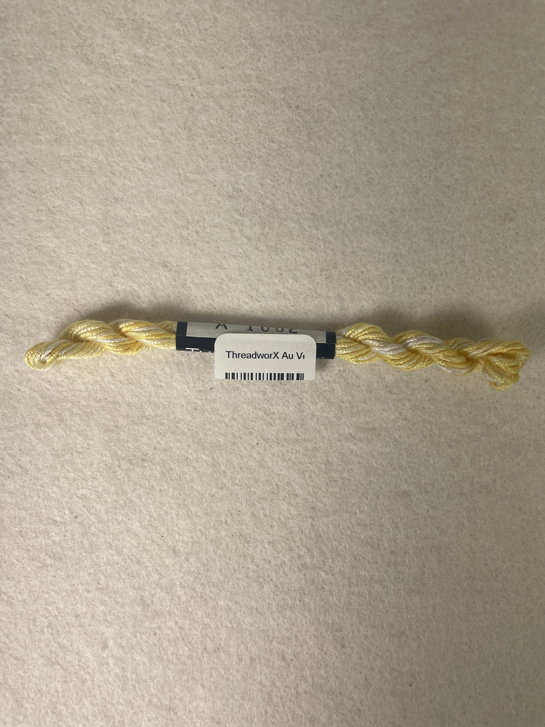 ThreadworX Au Ver A Soie O/D Silk-  A1002 Lemon Ice