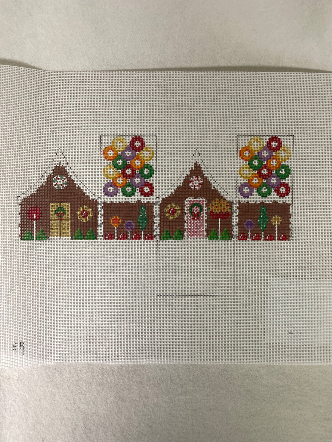 * Susan Roberts Needlepoint 6259 Life Saver, 3D Gingerbread House