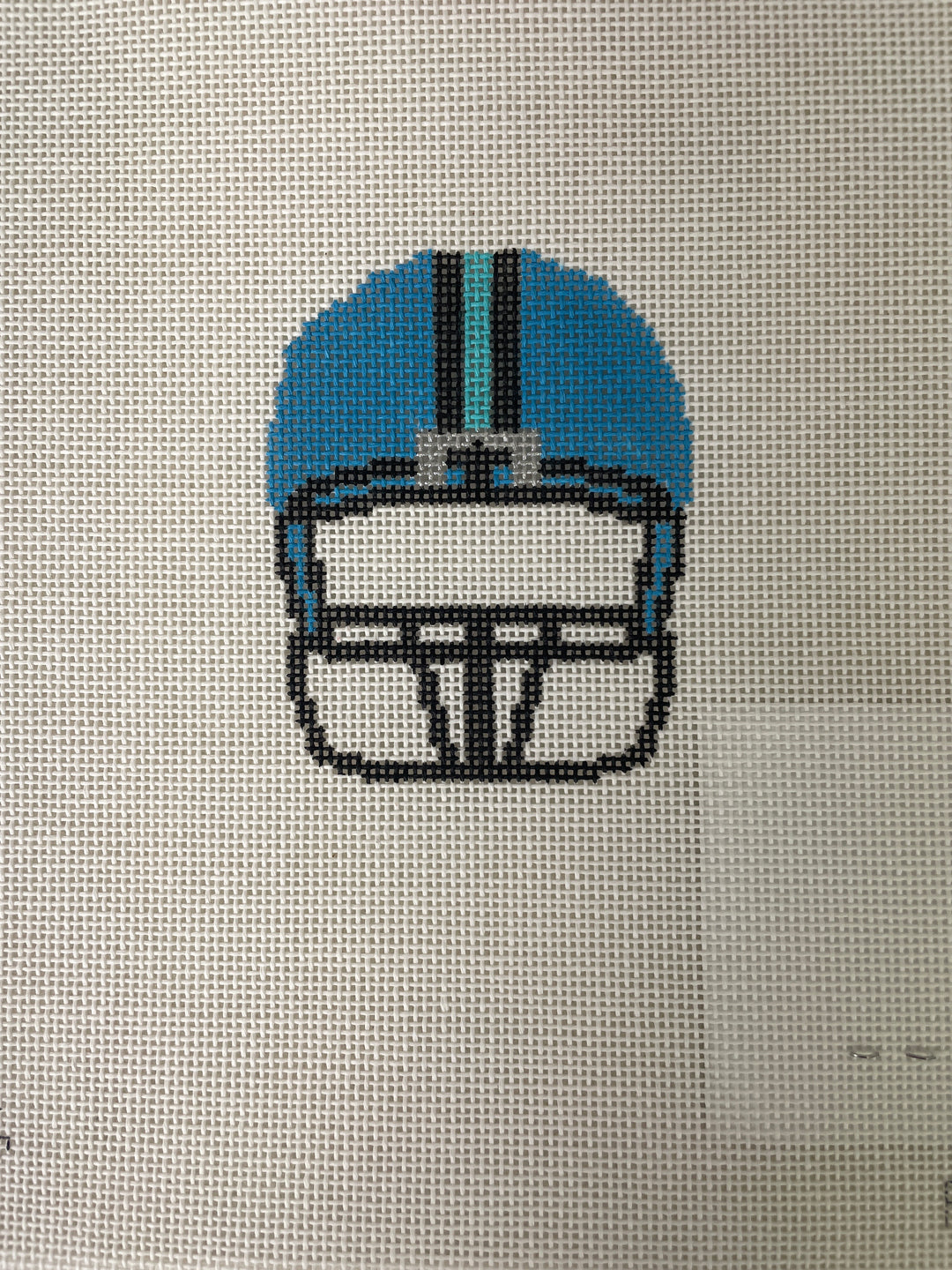 *Vallerie Needlepoint Gallery/ VNG Canvas AL-090 Football Helmet