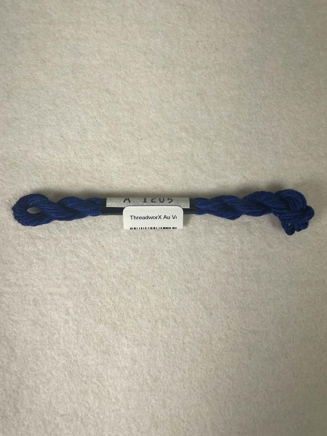 ThreadworX Au Ver A Soie O/D Silk-  A1205 Blue Saphire