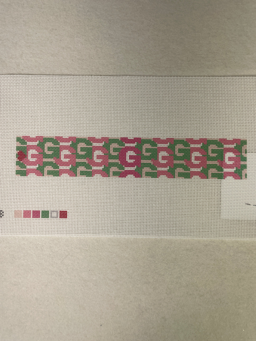 Jeni Sandberg JSG2B/  G Letter Key Fob - Pink and Green
