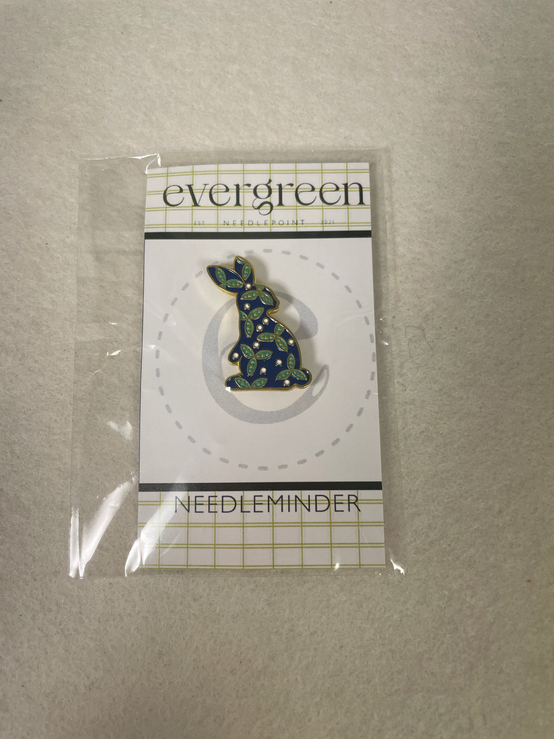 Evergreen Needlepoint NM07 Floral Bunny Needle Minder