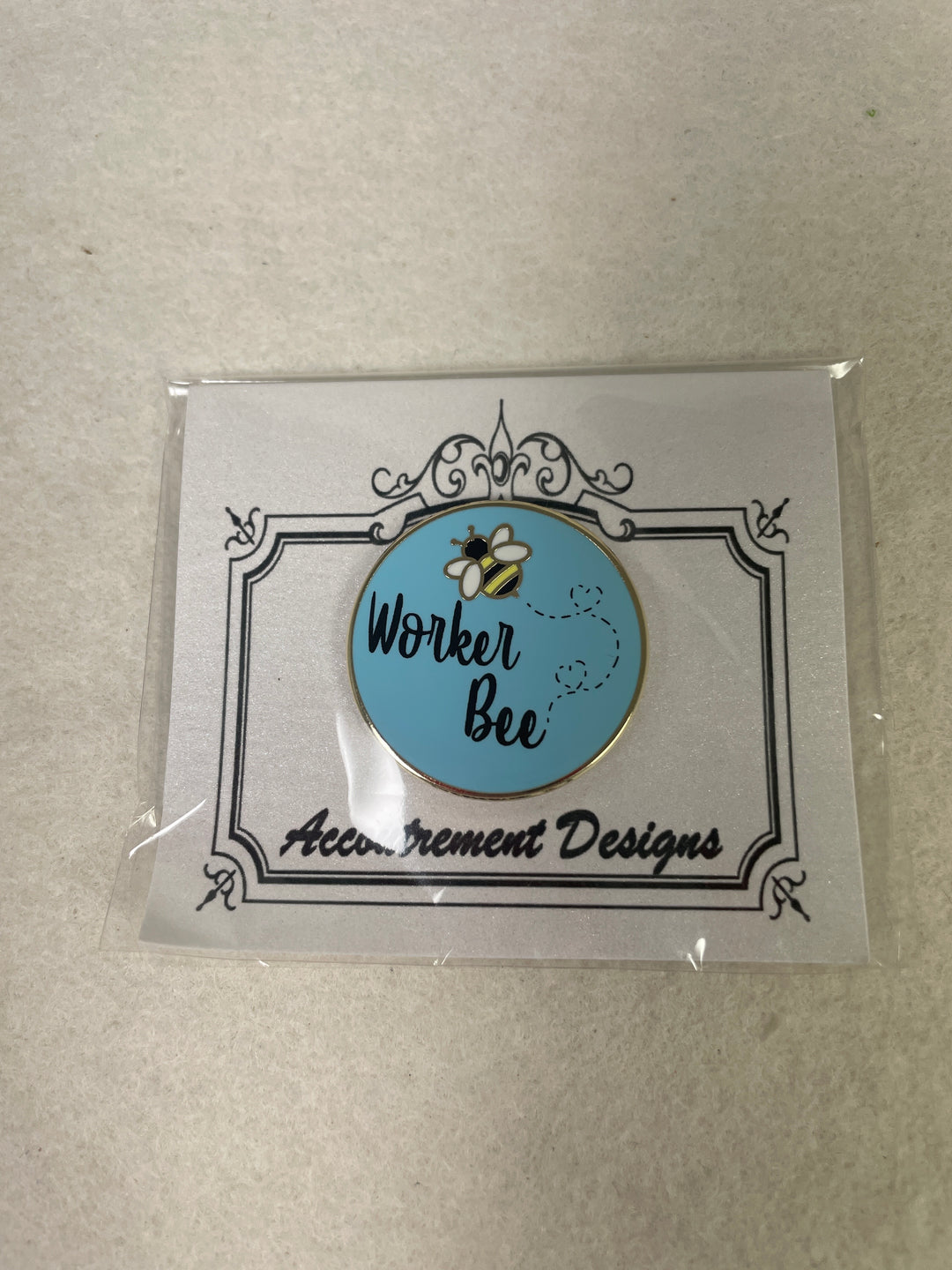 Accoutrement Designs- Worker Bee Needleminder