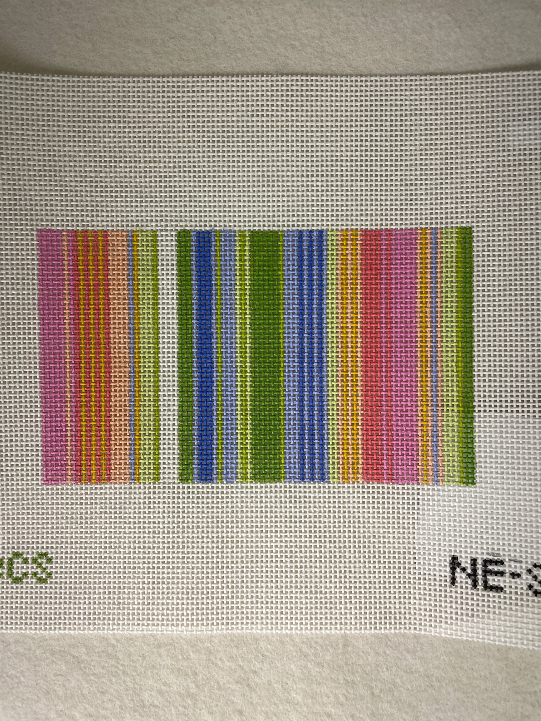* Elizabeth Crane Swartz Designs Stripes NE-S45 Eyeglass Case