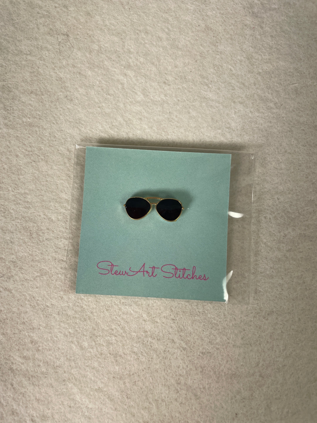 *StewArt Stitches Sunglasses Needleminder
