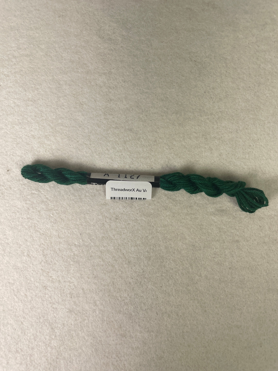 ThreadworX Au Ver A Soie O/D Silk-  A1127 Jungle Green