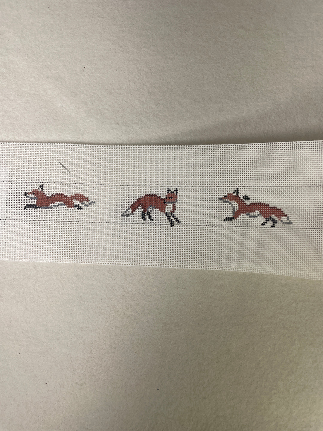 *Elm Tree Needlepoint Designs B520 Playful Foxes Belt
