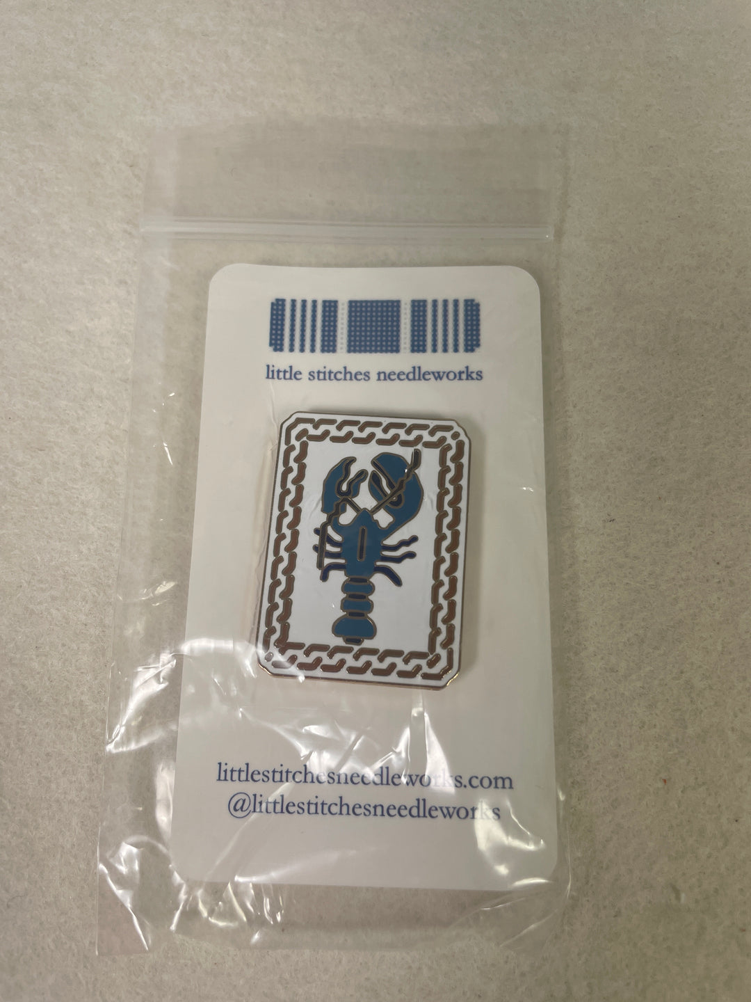 little stitches needleworks- Lobster Needle Minder- Blue