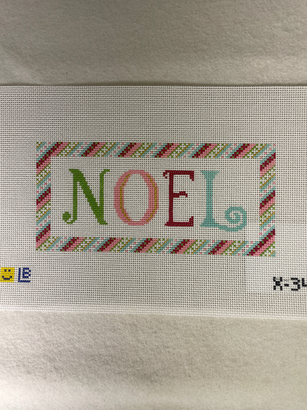 * Lauren Bloch Designs X34 "Noel" Ribbon Border- 13m