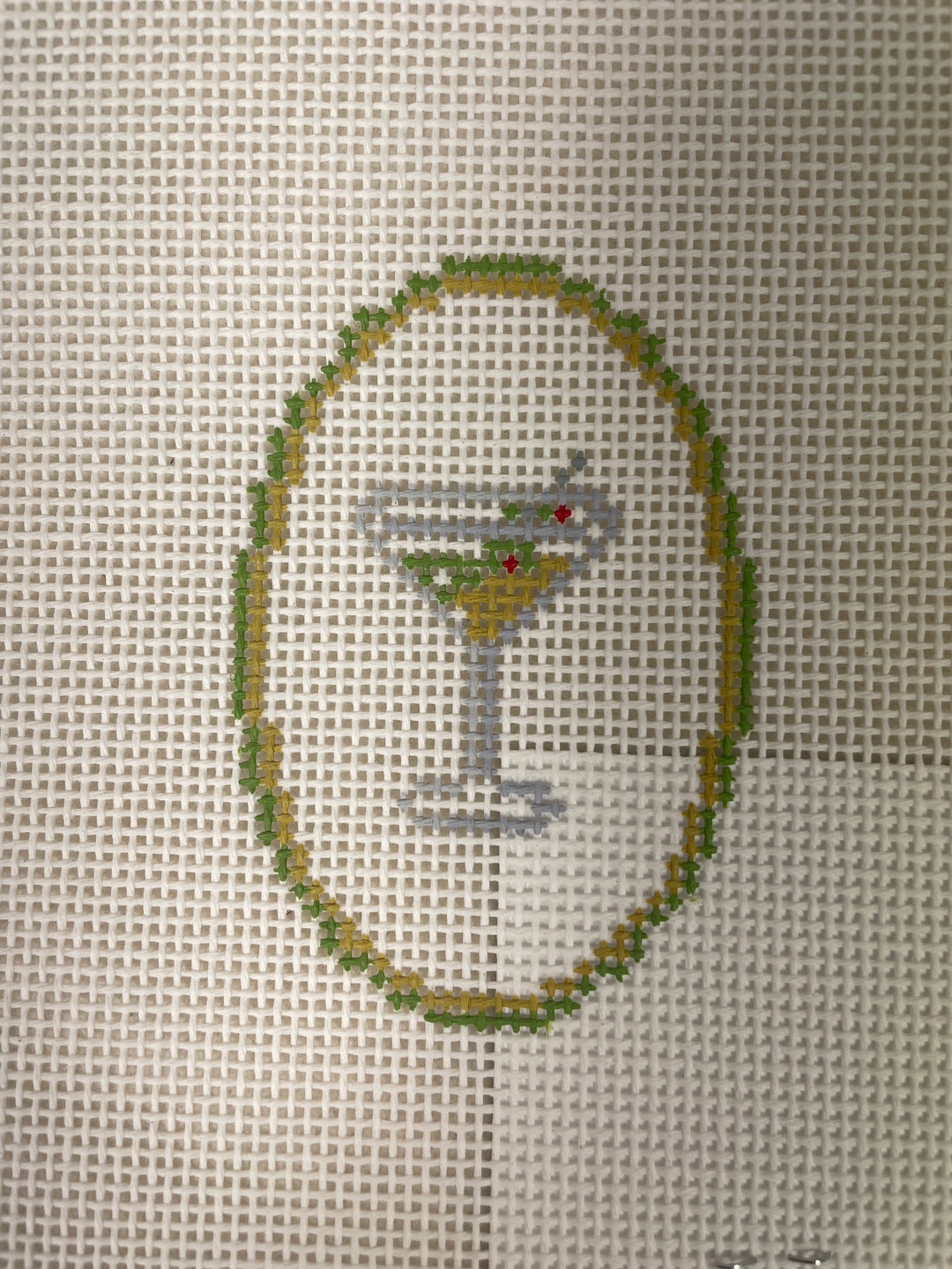 The Painted Stitch/ DBL Needlepoint 132 Mini Martini