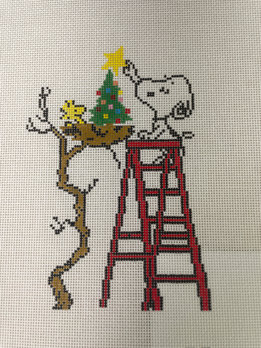 * Officially Needlepoint XMAS07 Snoopy Decorating Tree