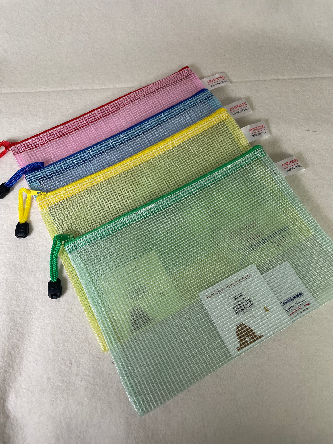 Yarn Tree Zipper Totes- 9x5 (assorted colors)