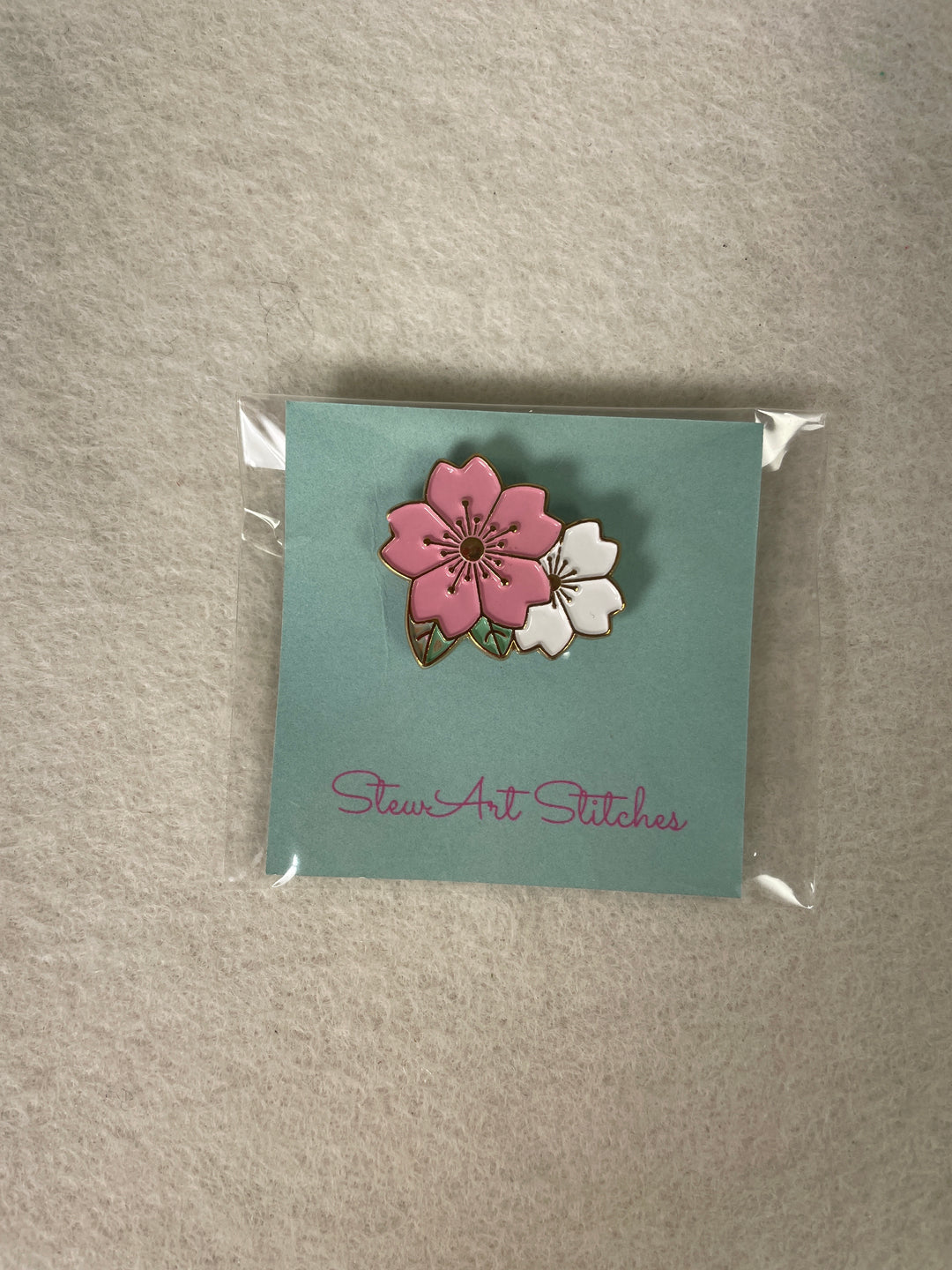 *StewArt Stitches Small Pink and White Flowers Needleminder