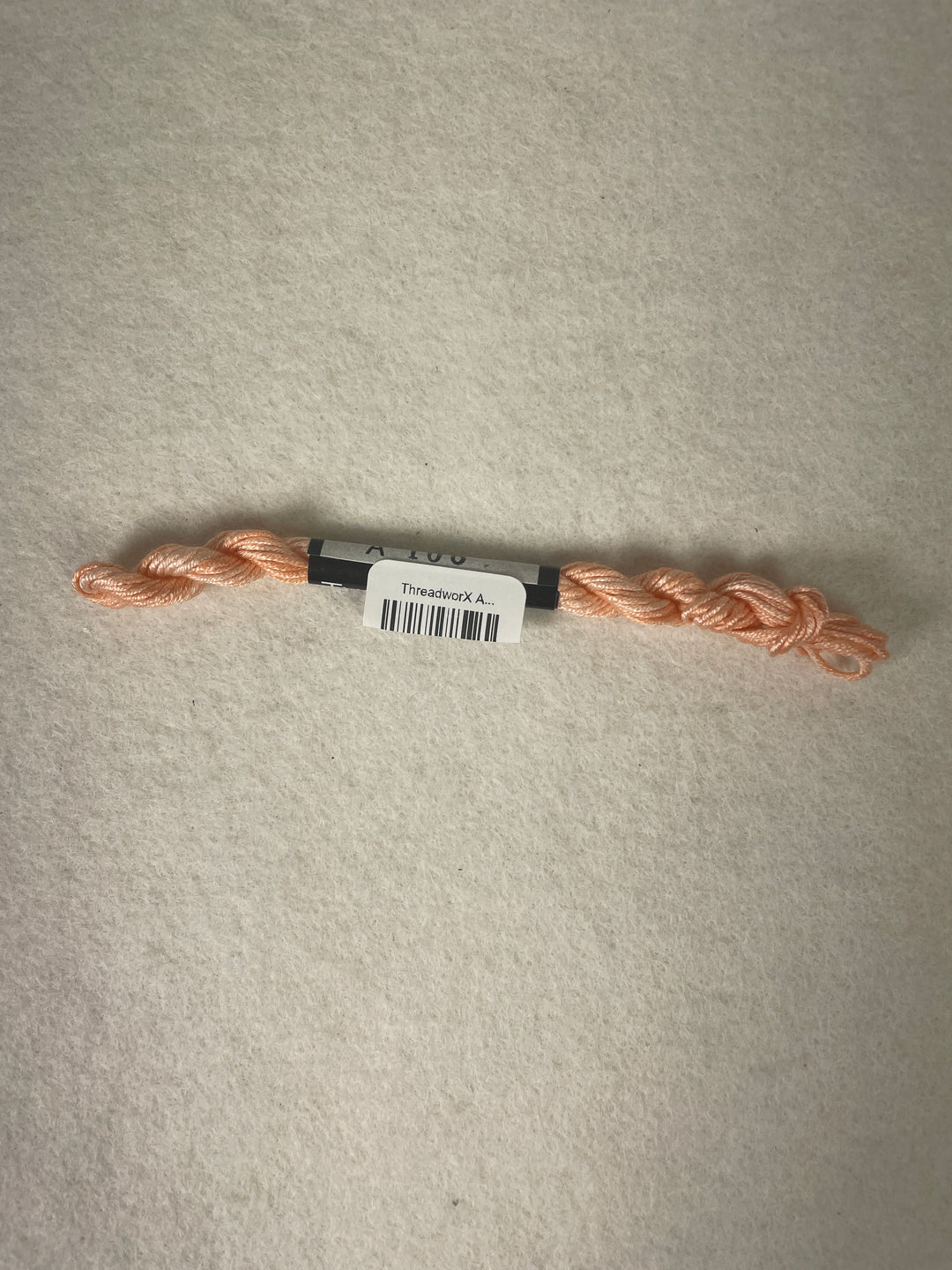 ThreadworX Au Ver A Soie O/D Silk-  A106 Apricot