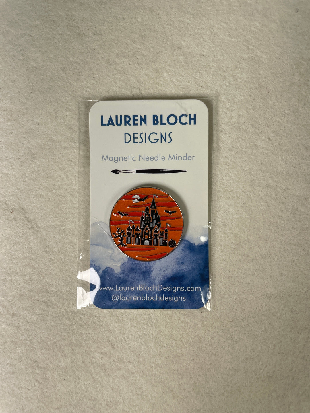 * Lauren Bloch Designs NM03 Spooky Castle Needle Minder