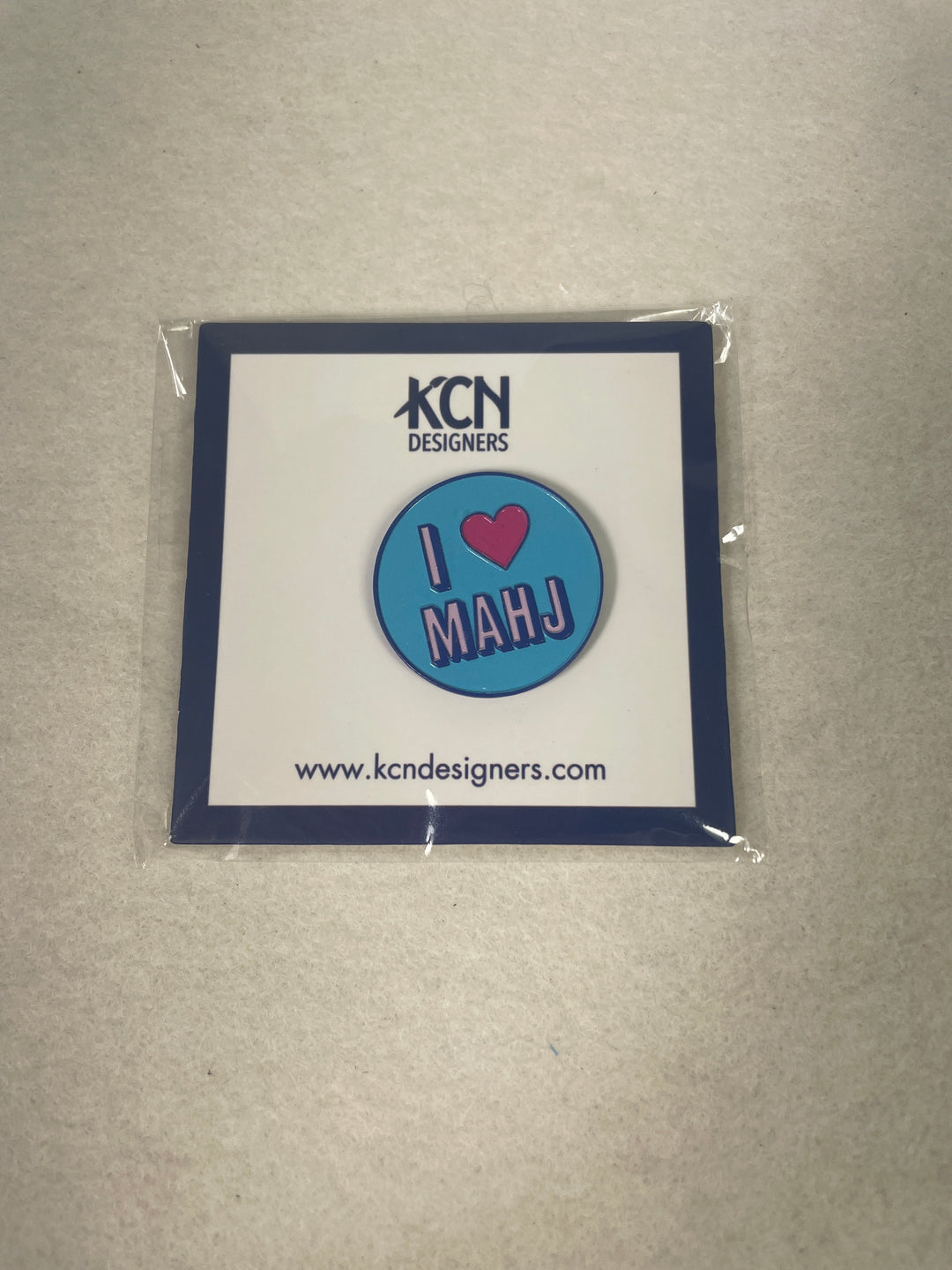 KCN Designers I Heart Mahj Needle minder