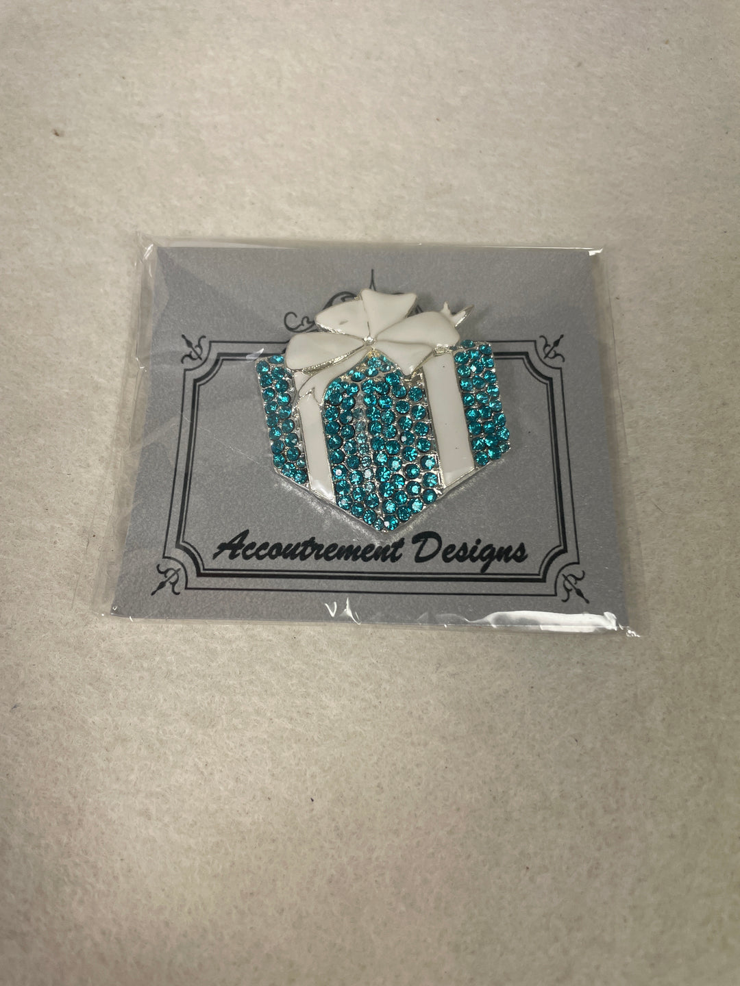 Accoutrement Designs- Tiffany Box Needleminder