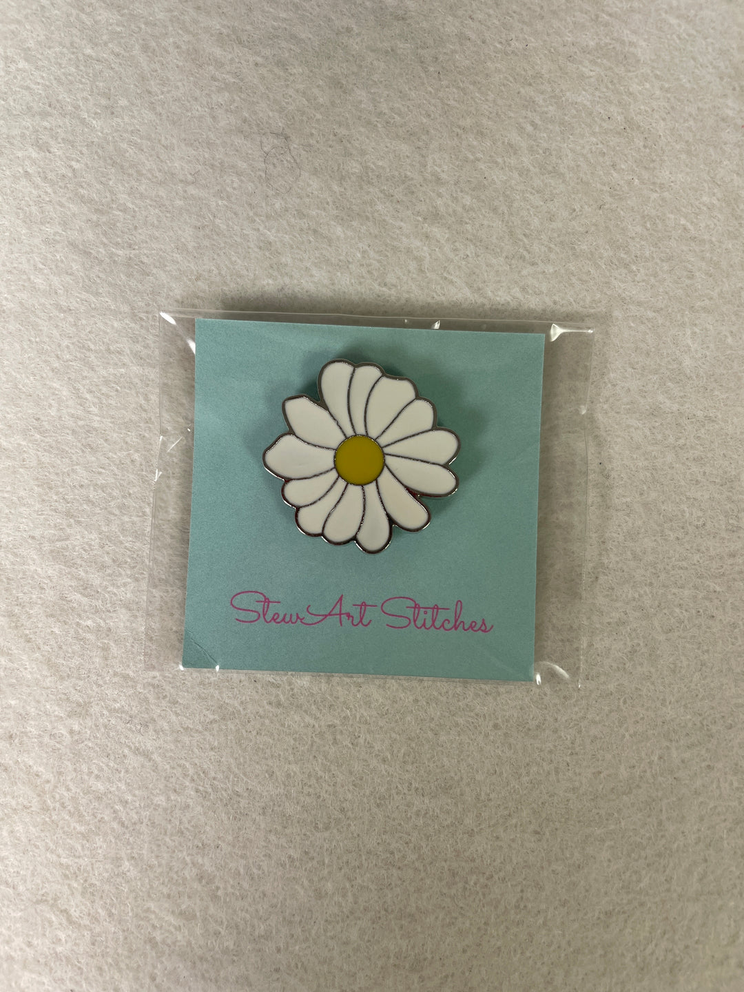 *StewArt Stitches Daisy Needleminder