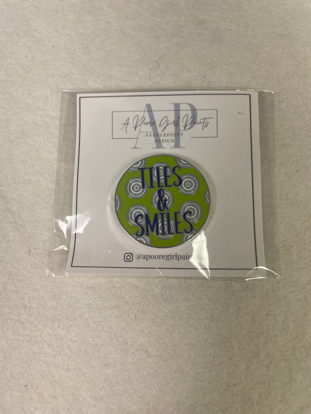 Melissa Loves Needlepoint Tiles & Smiles Needleminder