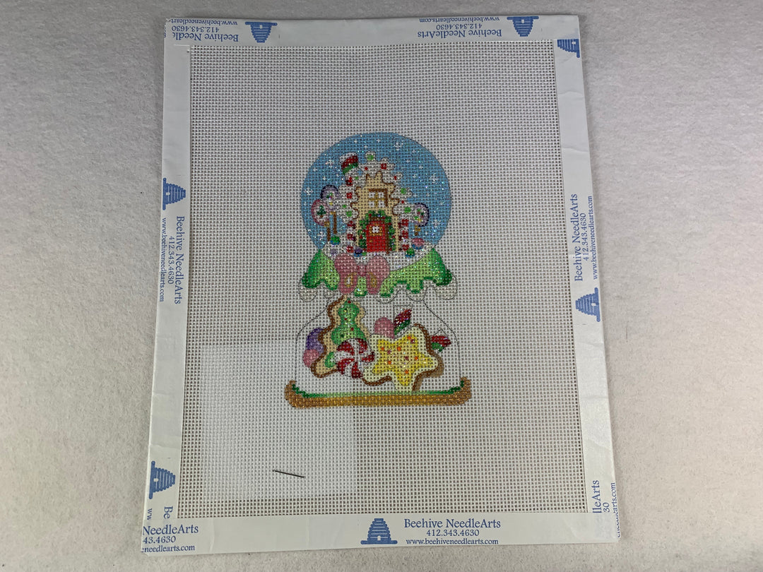Strictly Christmas COSG08 Gingerbread House Snowglobe